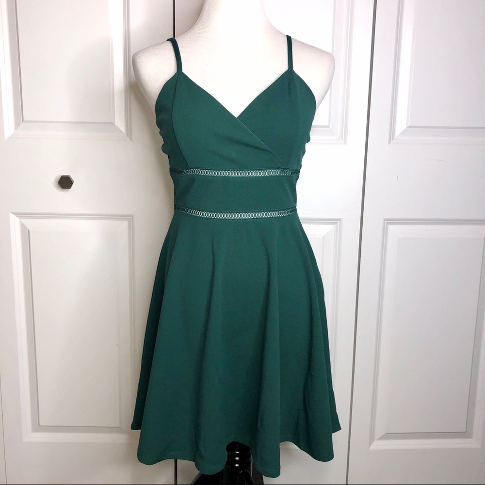 New Francesca’s Hunter Green Sleeveless Mini Dress